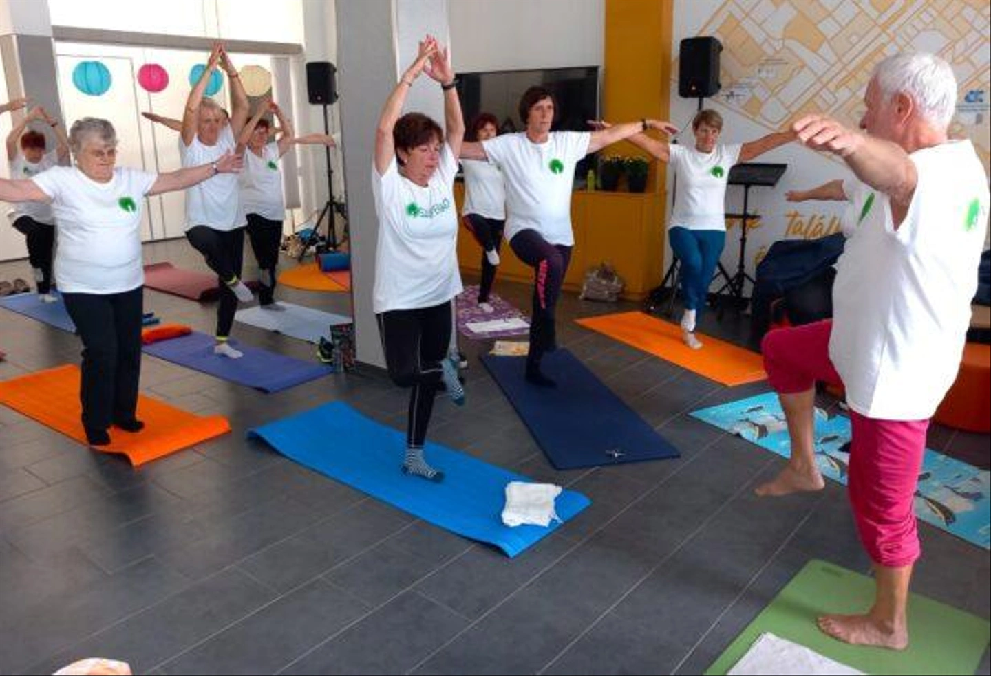 szenior-joga-8-615x420.jpg