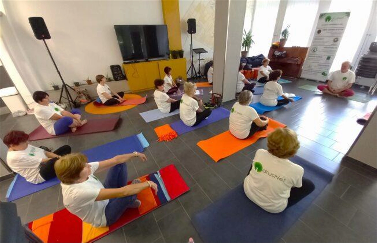 szenior-joga-9-652x420.jpg