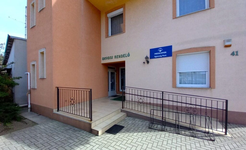 A Ceglédi úti rendelő, ahol most helyettesítéssel zajlik a betegellátás / Fotó: Hraskó István