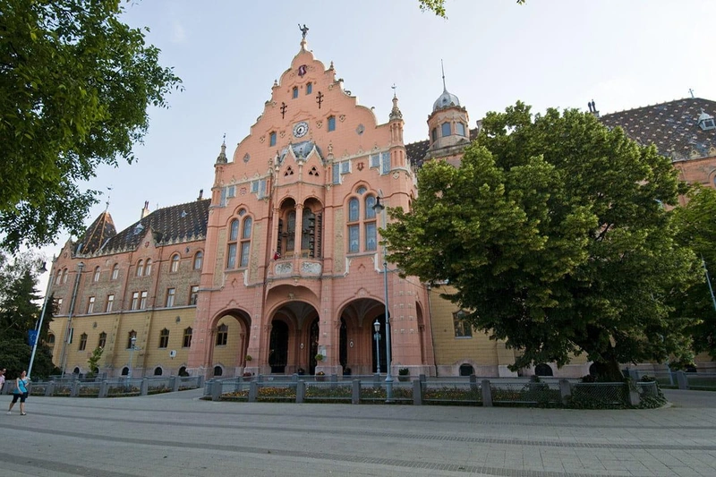 varoshaza-kecskemet.jpg