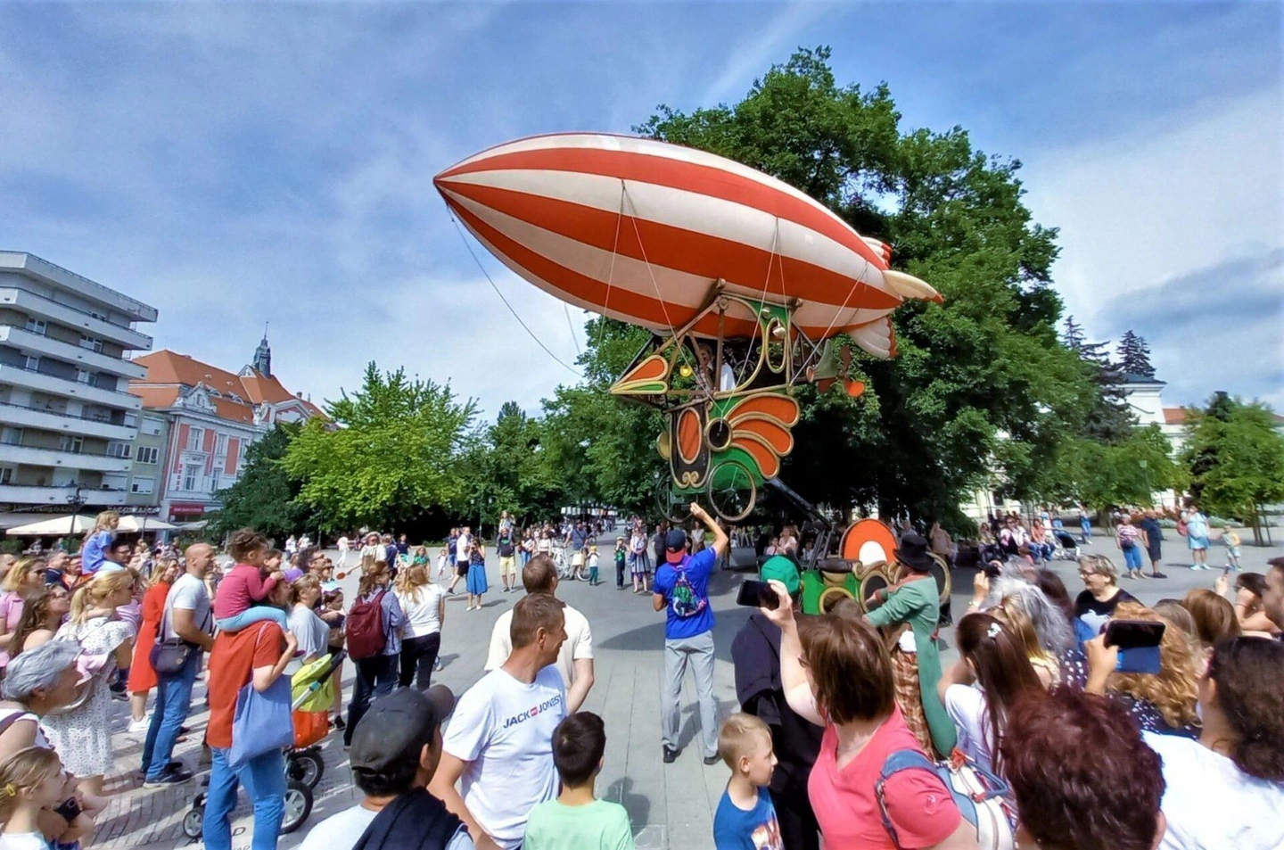 zeppelin-baldufe-1920x1270.jpg